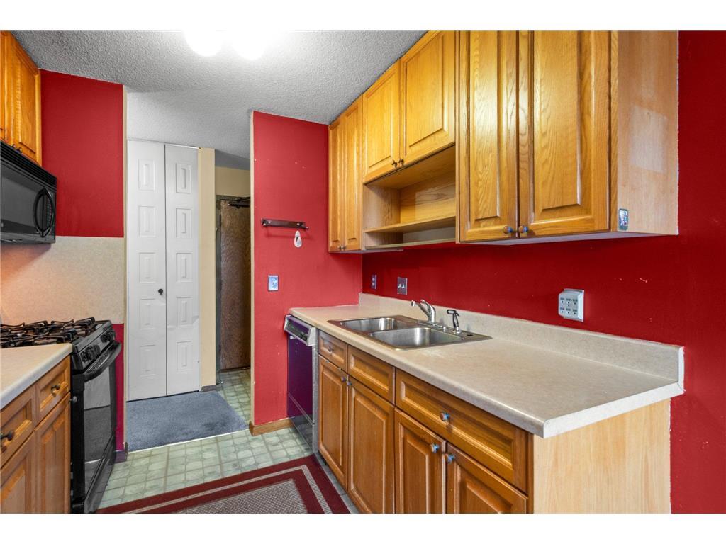 Building Photo - 4101 Parklawn Ave