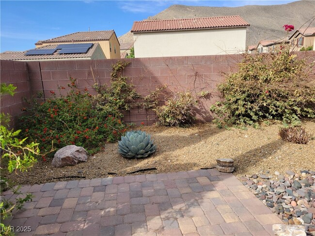 Building Photo - 10537 Seasonable Dr