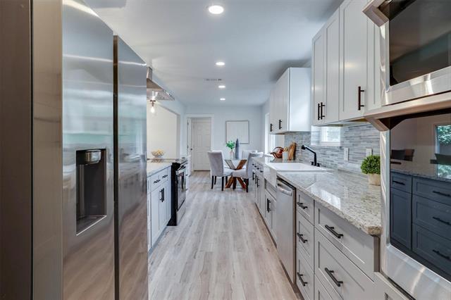 Building Photo - 9962 Larchbrook Dr