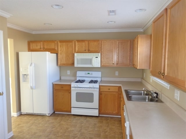Building Photo - 4015 Shadow Pines Cir