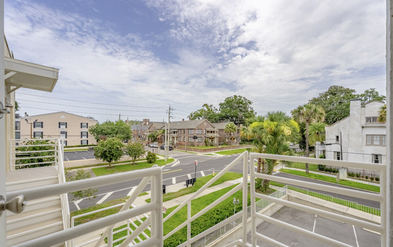 Building Photo - 2912 Saint Johns Ave