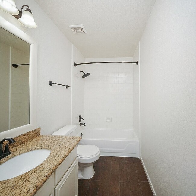 Building Photo - 2914 Silent Dr