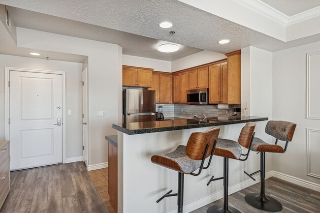 Building Photo - 5 S 500 W