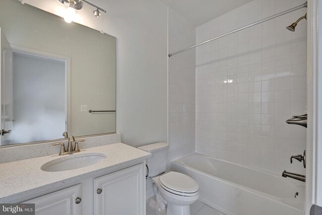 Building Photo - 2732 Wessex Cir