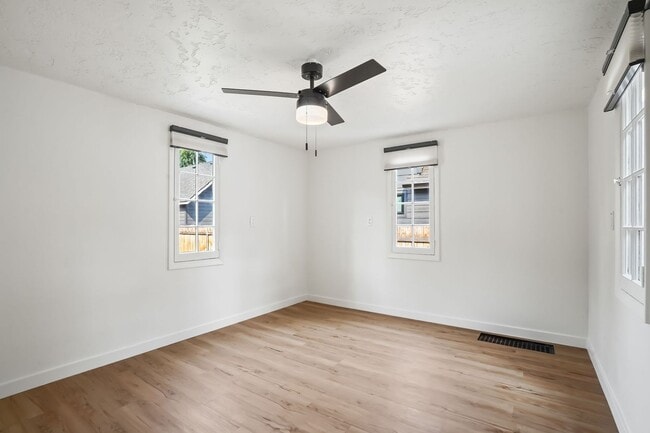 Building Photo - Updated 1930's Boise Bench Home