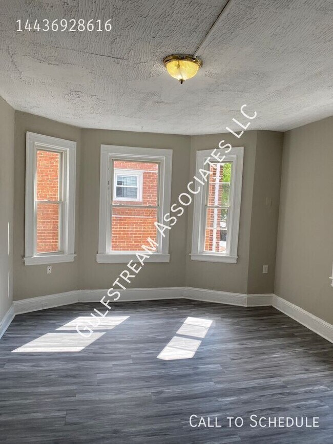 Building Photo - 3922 Fairview Ave
