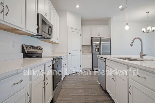 Building Photo - 1315 Normandy Dr