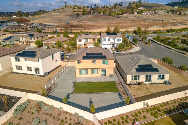 Building Photo - 5 BEDROOMS SOLAR AUDIE MURPHY RANCH