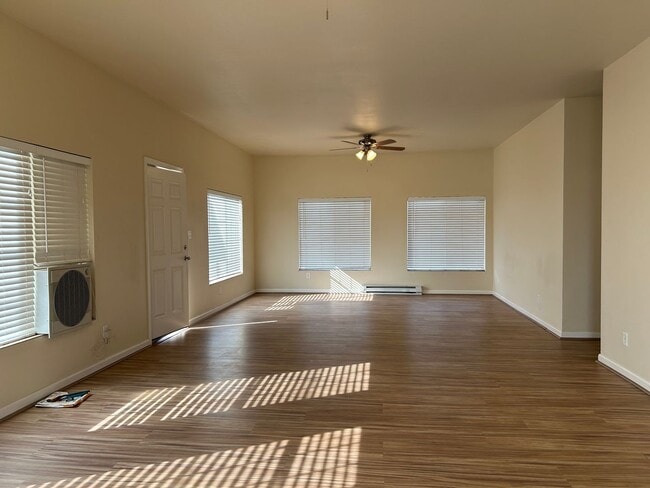 Building Photo - 160 Rutherford Ln