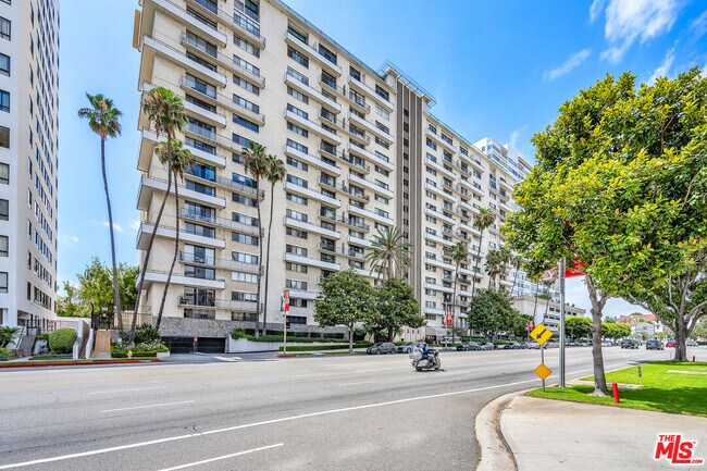 Building Photo - 10535 Wilshire Blvd