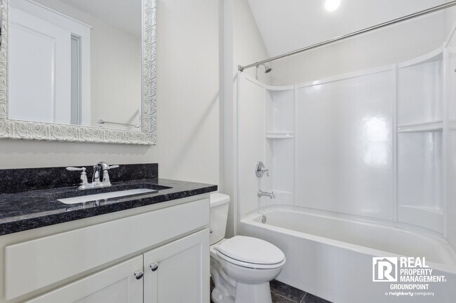 Building Photo - 236 Oak View Way