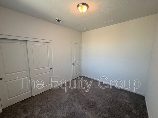 Building Photo - 3036 N Parkside St