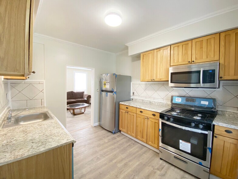 Building Photo - 12 Serrell Ave