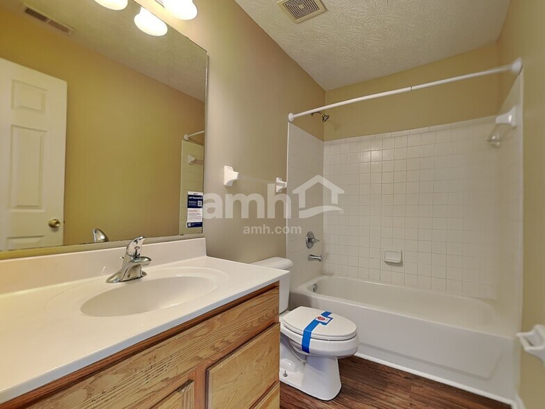 Building Photo - 930 W Jameson Ct