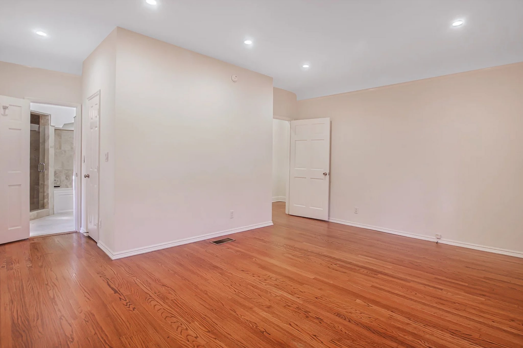 Guest bedroom - 1074 S Genesee Ave