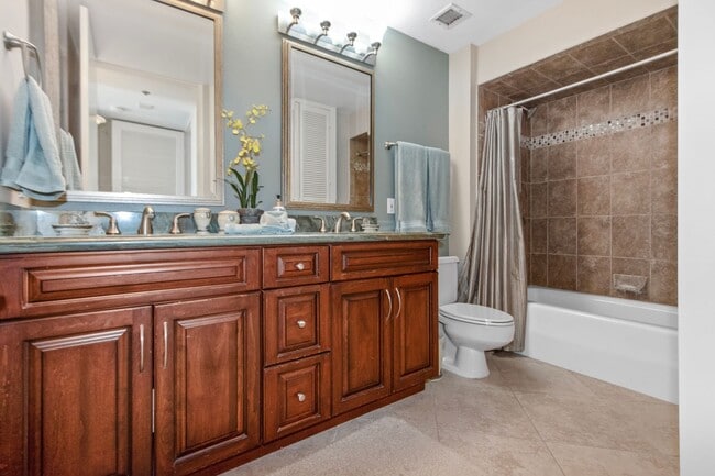 Building Photo - 1750 Avenida Del Mundo