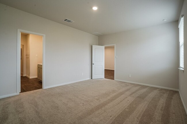 Building Photo - 224 Briggs Ln