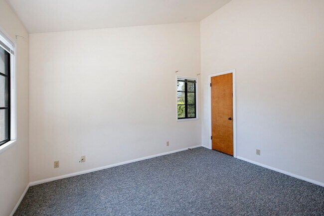 Building Photo - 327 Rancheria St