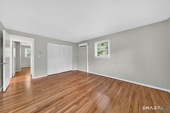 Building Photo - 1789 Foxon Rd