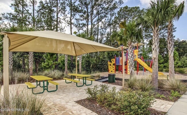 Building Photo - 15677 Moss Hollow Dr