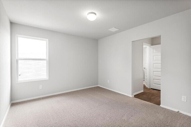 Building Photo - 2707 Totley Rd