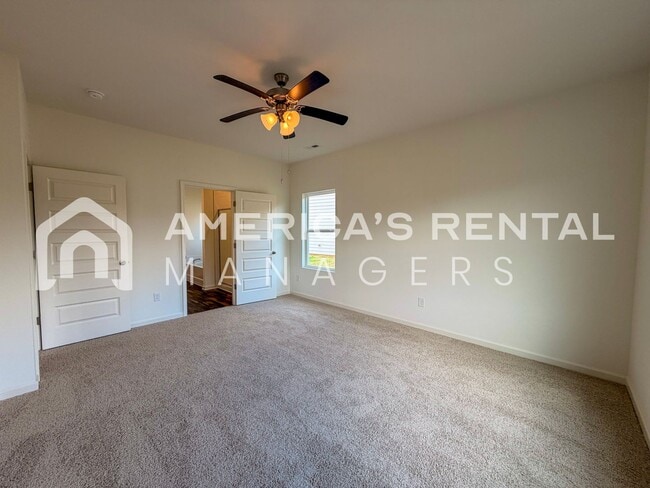 Building Photo - Modern Two Story Living in Doss Ferry - Available NOW!!