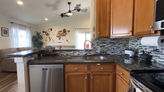 Building Photo - $2,995.00 - 3 Beds / 2 Baths, no deposit option available!