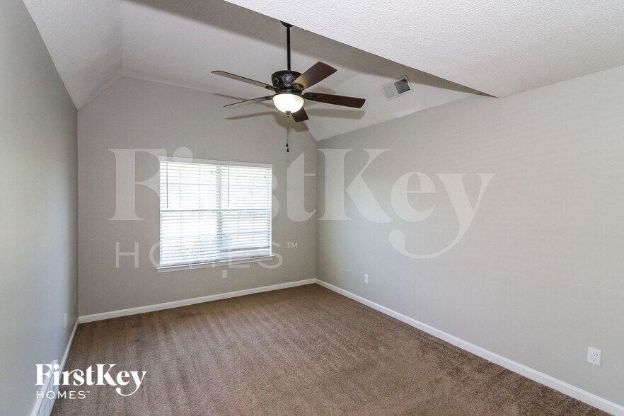 Building Photo - 7680 Bramble Ln