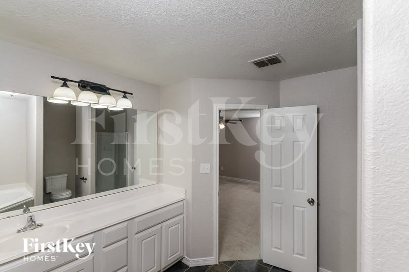 Building Photo - 5858 Blonde Canyon