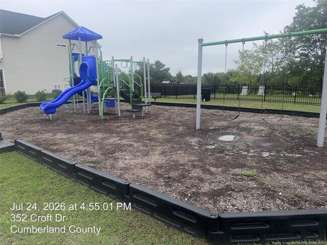 Building Photo - 4220 Pleasantburg Dr