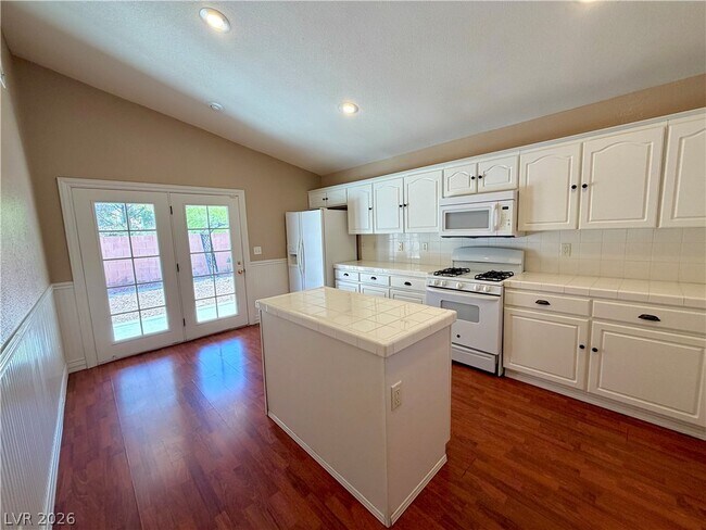 Building Photo - 1420 Dream Bridge Dr