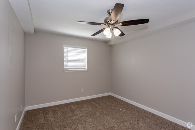 1BR, 1BA - 784 SF - Highpointe Apartments