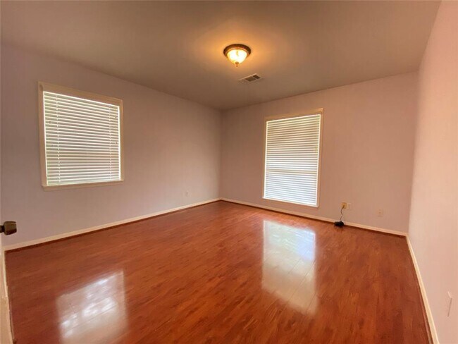 Building Photo - 5330 Wigton Dr