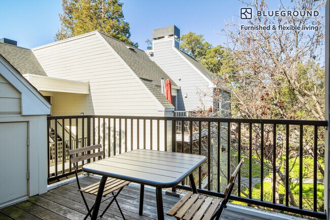 Building Photo - 460 Oak Grove Dr