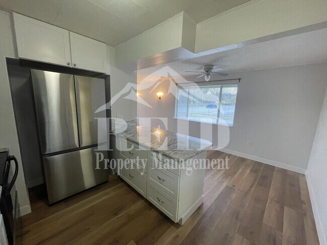 Building Photo - East Bremerton Rambler - 3 Bed 1 Bath with Garage and Carport Parking