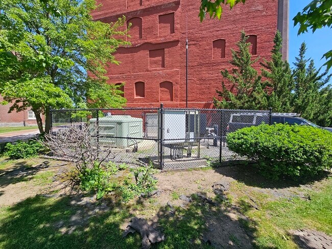 Building Photo - 35 Riverwalk Way