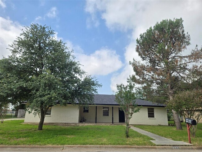 Primary Photo - 1025 Terra Alta Dr