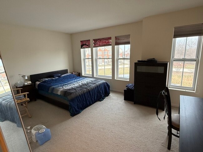 Building Photo - 2225 S Crambourne Way