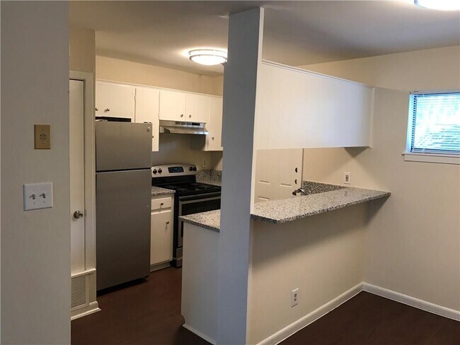 Building Photo - 5001 Bull Creek Rd