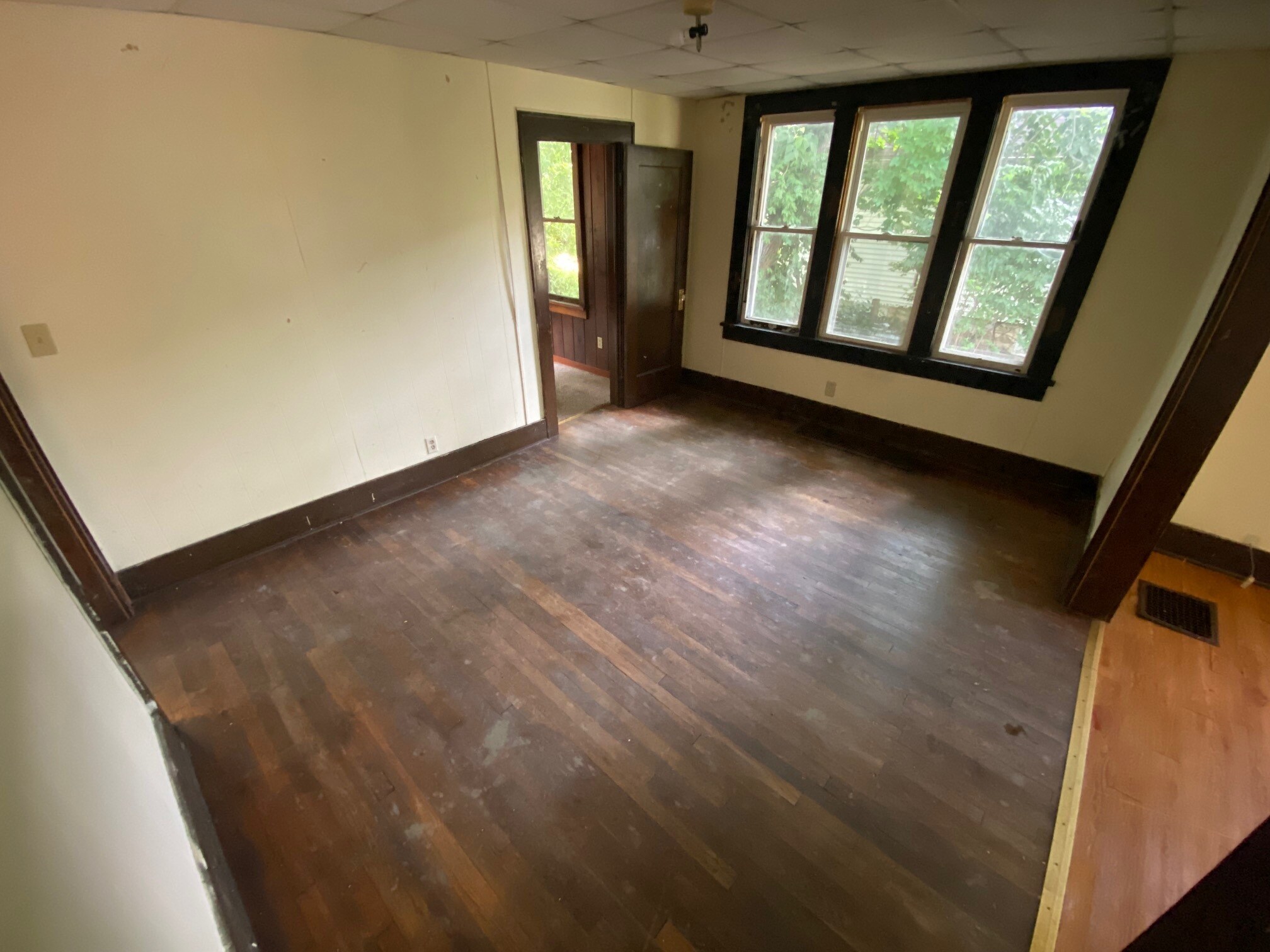 Building Photo - 310 S Forest Ave