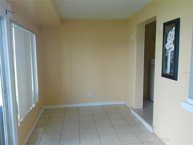 Building Photo - 1111 Cypress Gardens Blvd