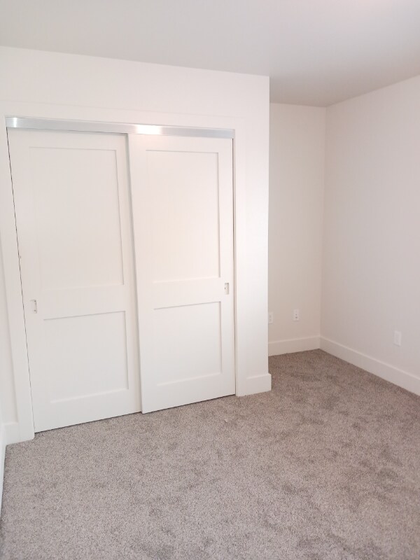 Building Photo - 204 11th Ave W