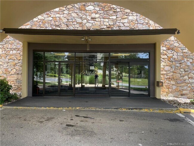 Primary Photo - 2600 Park Ave
