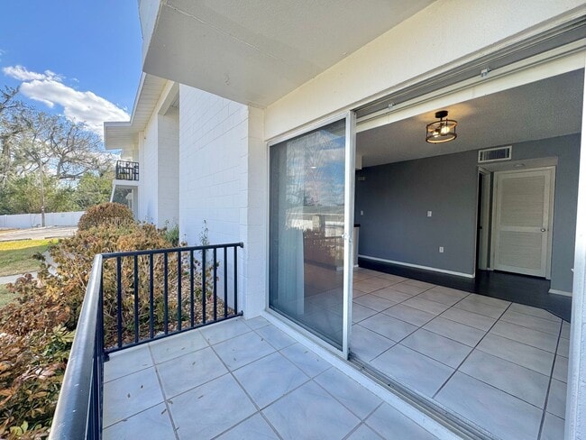 Building Photo - Buckeye Condo | Pool & Lake View | Ground Floor