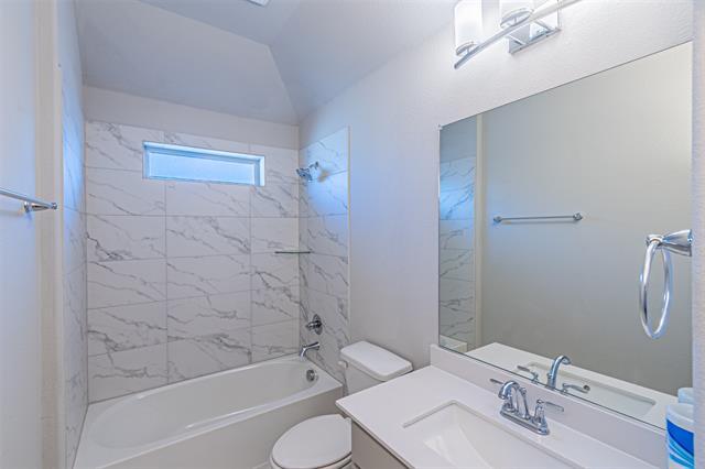 Building Photo - 13237 Jonata St
