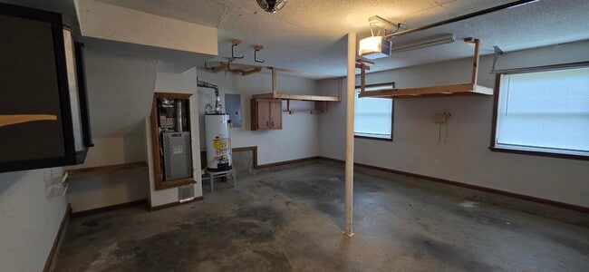 Building Photo - 4011 Pinnacle Way