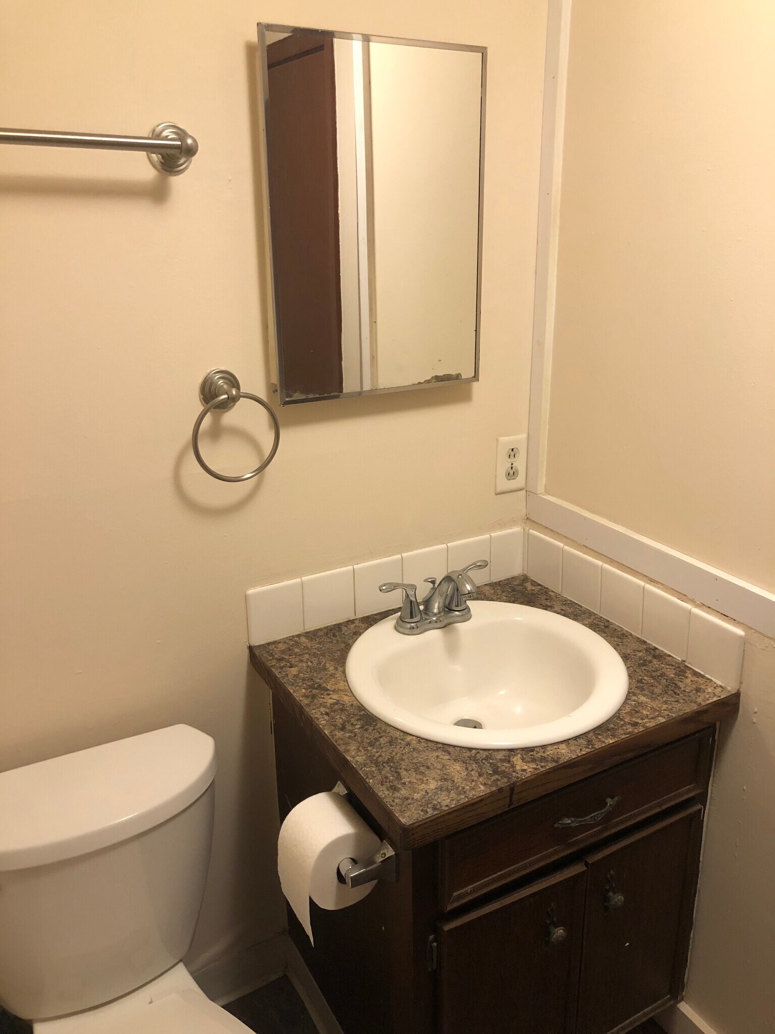 Bathroom - 1802 Chandler Rd W