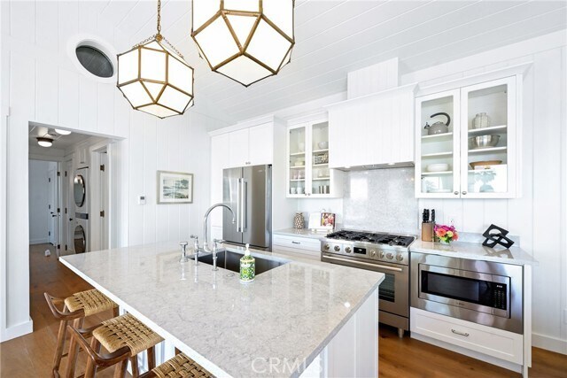 Building Photo - 360 Cliff Dr