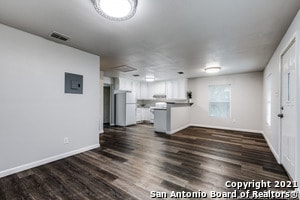 Building Photo - 423 Millard St