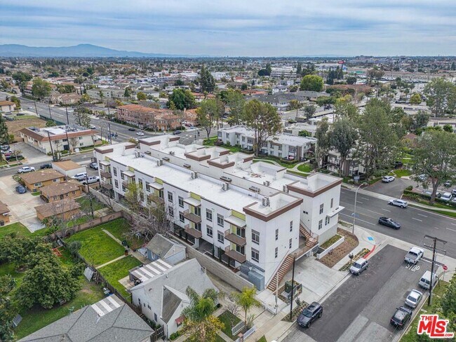 Building Photo - 7411 Artesia Blvd